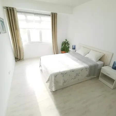 Con Entrada Independiente شقة