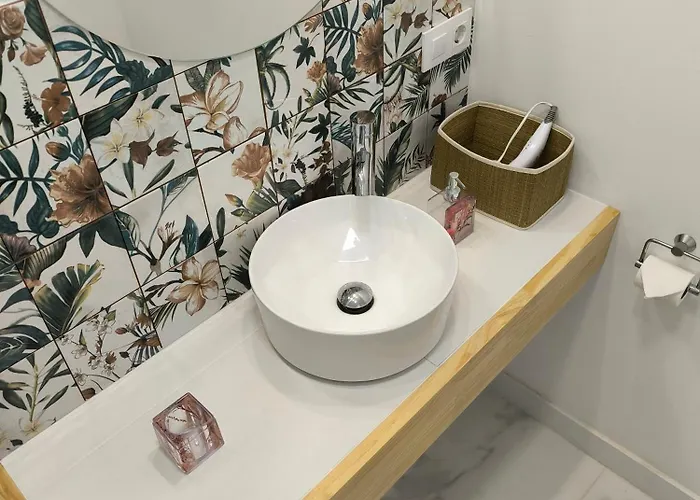 Con Entrada Independiente * Vigo